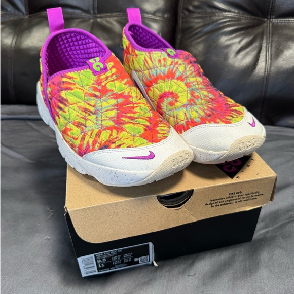 acg moc 3.0 tie dye on feet